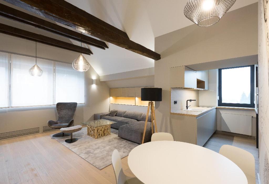 Apartment Apex *