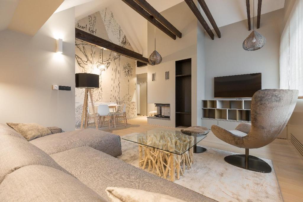 Apartment Apex *